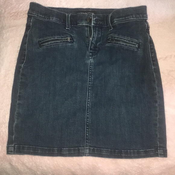 Banana Republic Dresses & Skirts - BANANA REPUBLIC stretchy denim skirt